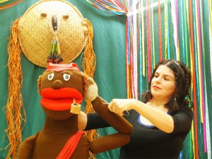 Exposição reúne representações de sacis. Foto: Divulgação