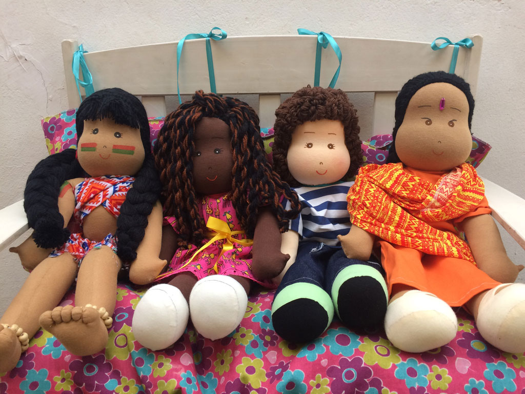 Roupinhas para bonecas com moldes para imprimir  Roupas para bonecas,  Roupas de boneca de pano, Confecção de vestuário