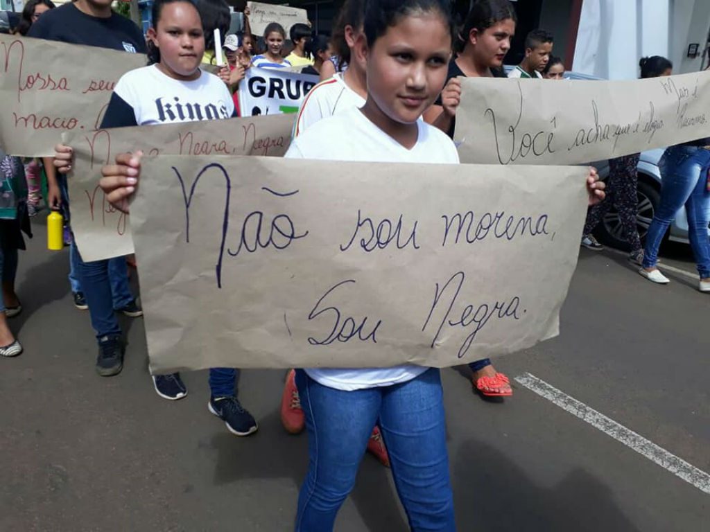 O colégio quilombola Maria Joana Ferreira leva para as ruas o combate ao racismo educação quilombola