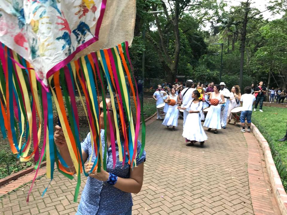 Educação Integral para uma São Paulo Educadora - Cidade Escola  AprendizCidade Escola Aprendiz  Desde 1997, experimenta, desenvolve e  promove o Bairro-escola, aproximando e articulando escolas, comunidades,  organizações sociais, empresas e poder