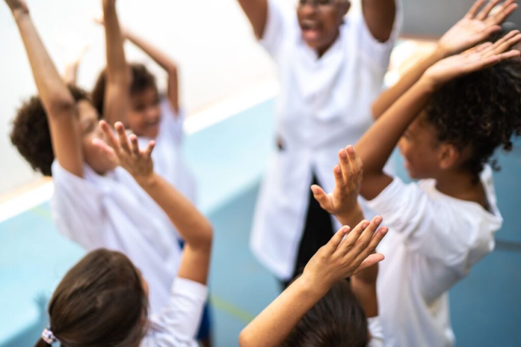 Carta-Manifesto Reencantar a Escola, transformar o Brasil A Educação Integral como resposta democrática aos desafios do nosso tempo